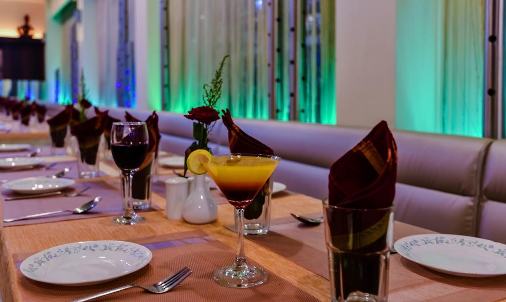 Hotel Peace Park Панвел Екстериор снимка