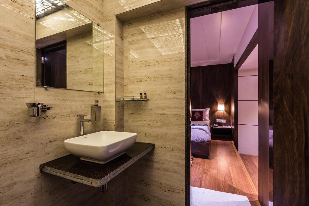 Hotel Peace Park Панвел Екстериор снимка
