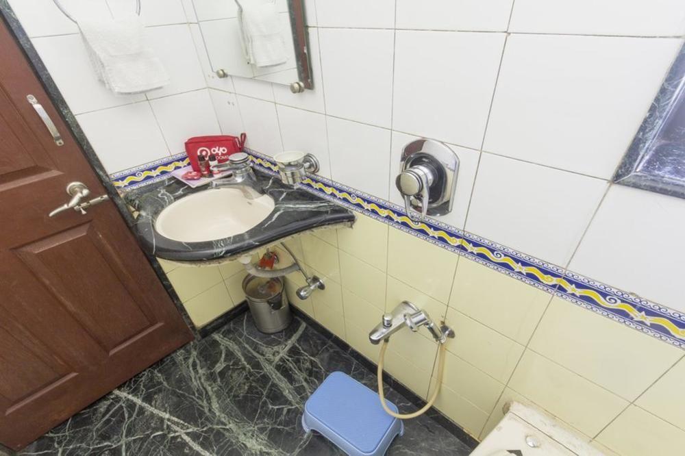 Hotel Peace Park Панвел Екстериор снимка