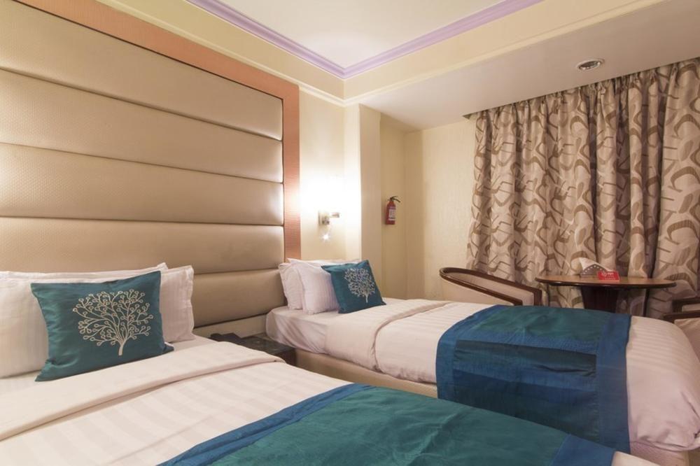 Hotel Peace Park Панвел Екстериор снимка