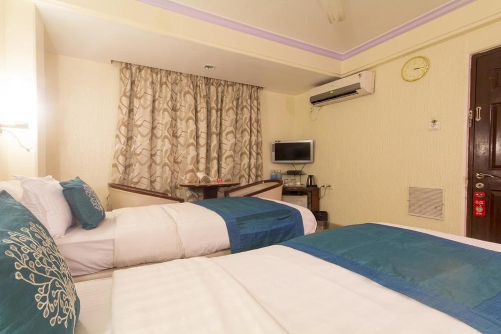 Hotel Peace Park Панвел Екстериор снимка